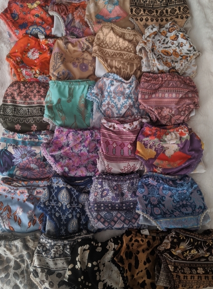 Spell & The Gypsy Bloomers Collection - Picture 1 of 1